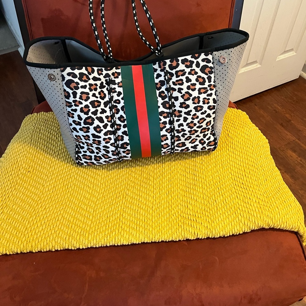 Stylish Leopard Print Tote Bag